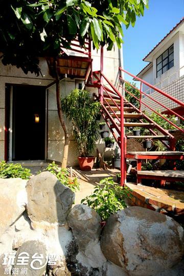 Museum Traveler'S Bnb Sanzhi Exterior foto